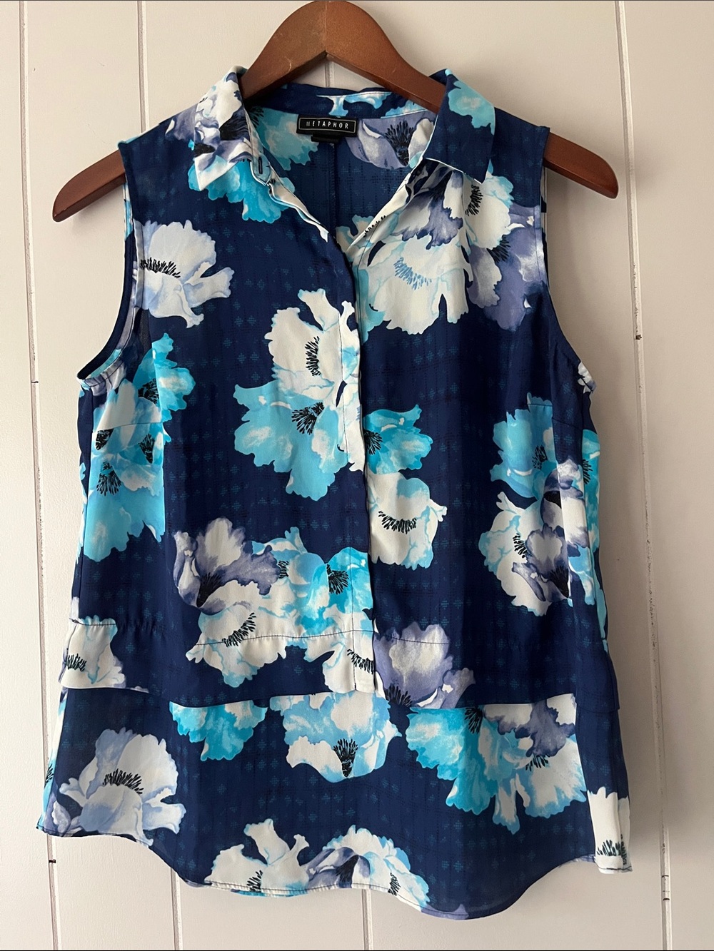 Ellen Tracy Navy Floral Sleeveless Collared Top